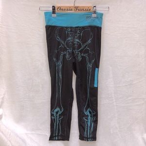 Iron Fist Wishbone Capri Leggings, NWT